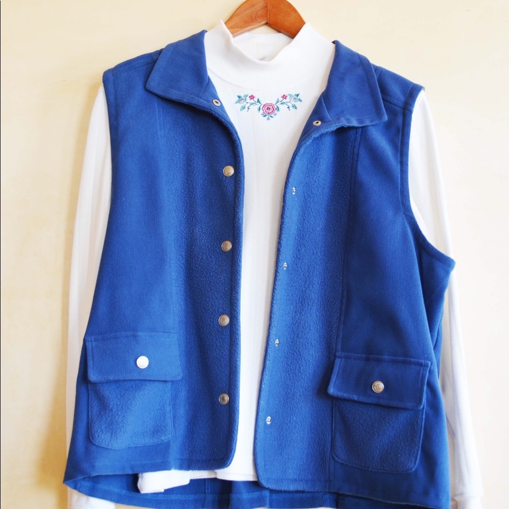 Alfred Dunner vest & long sleeved shirt combo LG